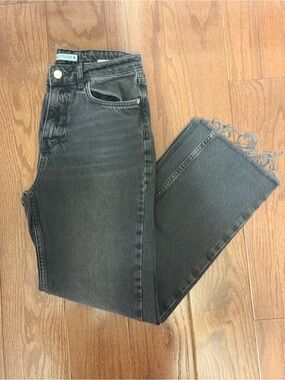 ZARA Black High-Rise Straight Crop Jeans